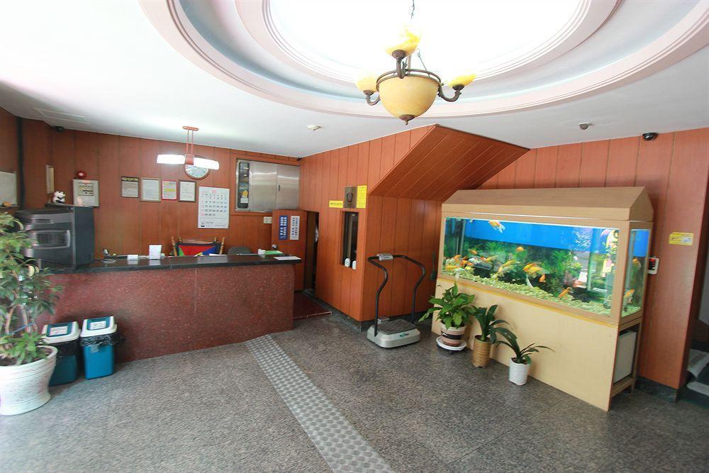Business Hotel Busan Station Exteriör bild